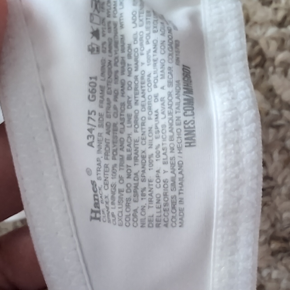 Hanes Bras 34A. Set of 3. 2 Nude /1 White. No Underwire. Very comfortable. - Picture 2 of 3